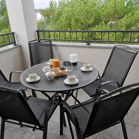 With Parking Space Solaris, - 23927 *