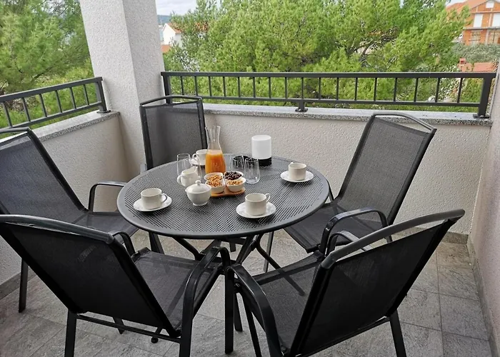 With Parking Space Solaris, - 23927 *